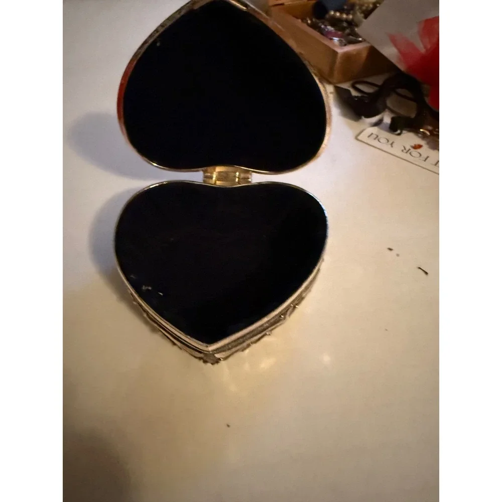 Vintage Mary Kay Heart Silver Tone Filigree Trinket Jewelry‎ Box Velvet Lined